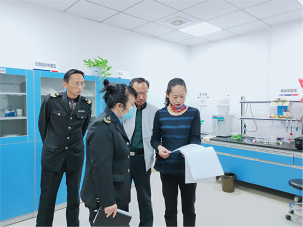淮南市八公山區副區長管迎悅“五一”節前開展食品安全監管工作專題調研