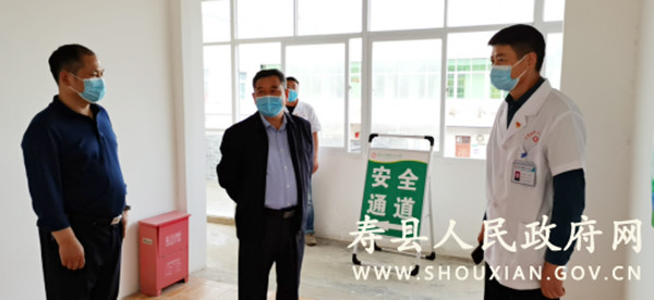 淮南壽縣縣委常委、副縣長閆明圣督導三覺鎮疫情防控工作