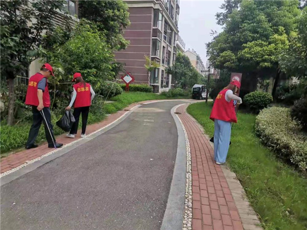 淮南“社區吹哨，黨員報到”—區經信局赴瀚城社區開展志愿者活動