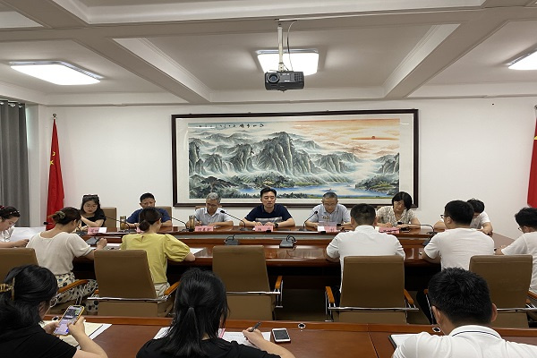淮南：謝家集區召開“高質量發展，我們怎么干”大討論活動青年干部座談會