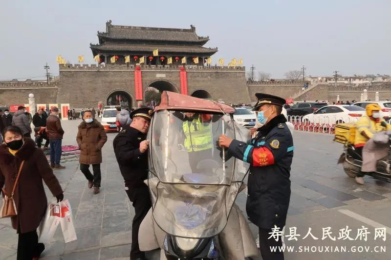 淮南壽縣電瓶三輪車治理，扣押近30輛電瓶三輪車，每位車主都寫下書面保證，承諾以后不再用三輪車進行營運。