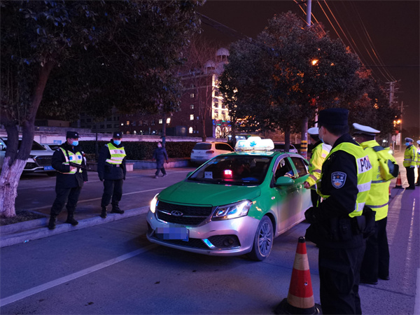 淮南交警超強“獵虎”進行中，酒駕查不停！