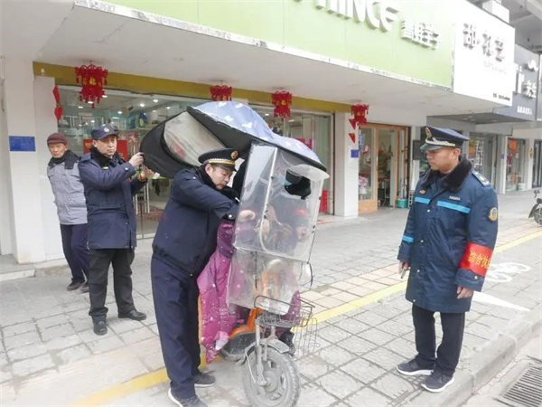 淮南壽縣加強城區私自改裝防雨棚整治，助力壽州古城創5A
